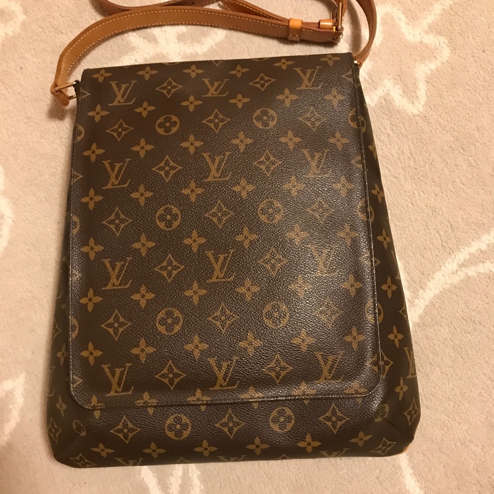 Louis Vuitton's musette cross body bag